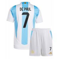 Camisa de Futebol Argentina Rodrigo De Paul #7 Equipamento Principal Infantil Copa America 2024 Manga Curta (+ Calças curtas)